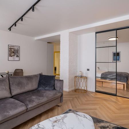 Mucenieku Street 1-Bedroom Stylish Apartment Рига Экстерьер фото